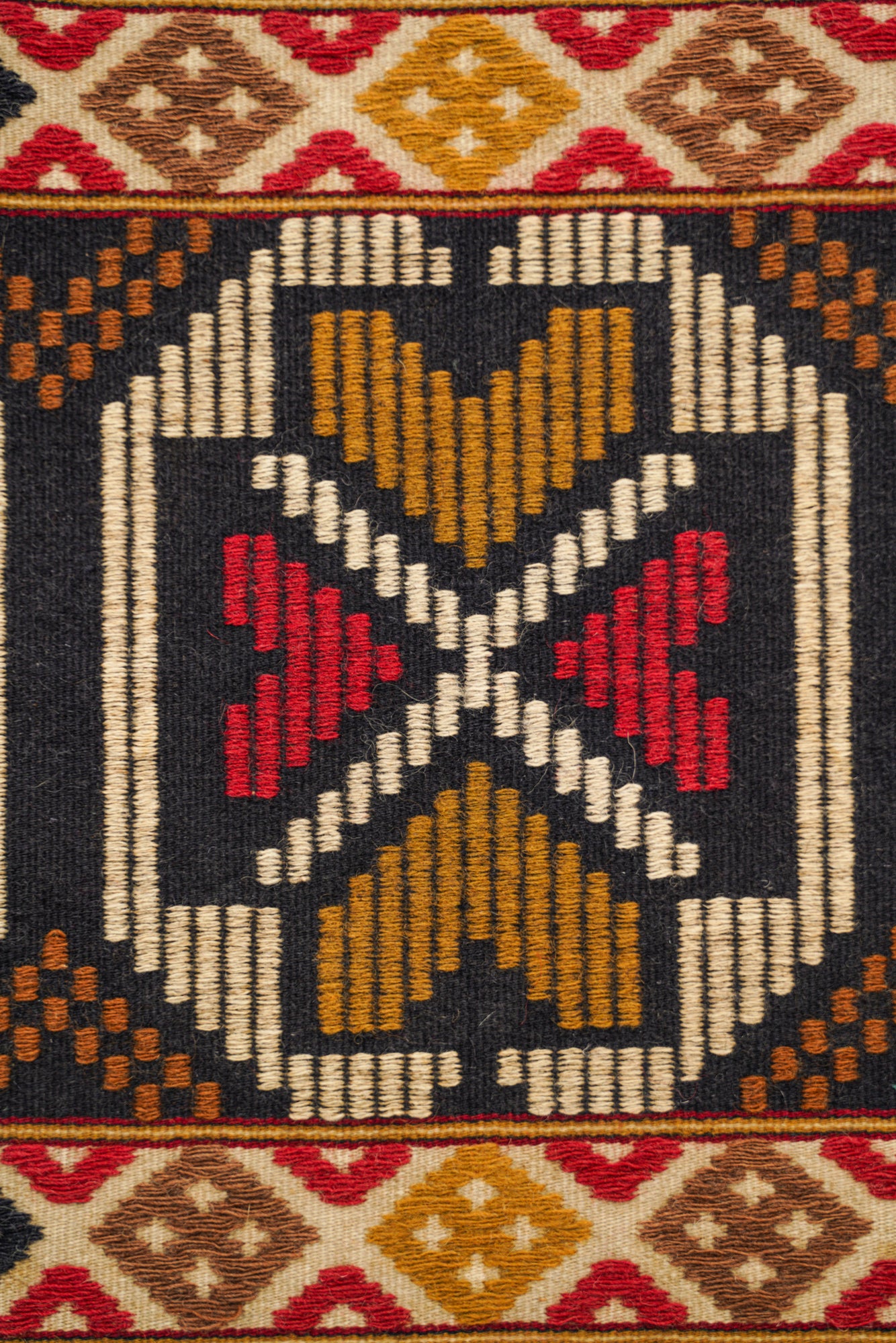 VINTAGE SWEDISH TEXTILE 2'6" x 2'