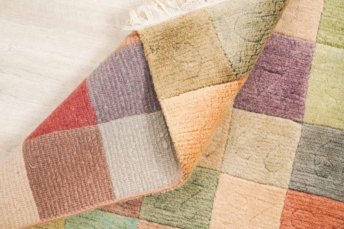Modern Swatch Rug 2'9" x 2'5"