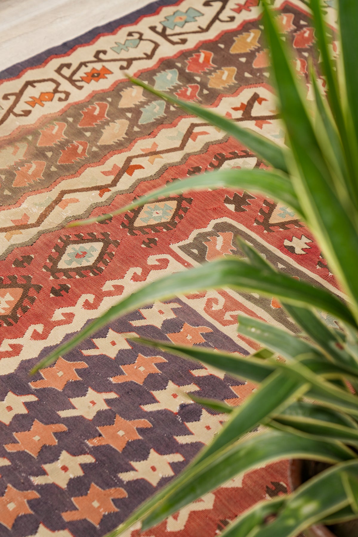 Vintage Turkish Sarkoy Kilim 9'6" x 6'7"