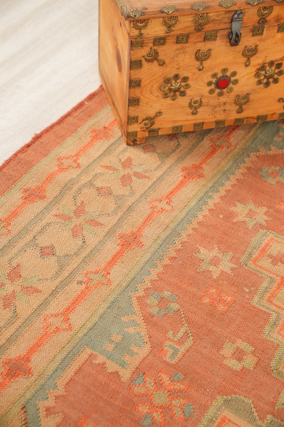 Vintage Indian kilim 7'9" x 5'1"