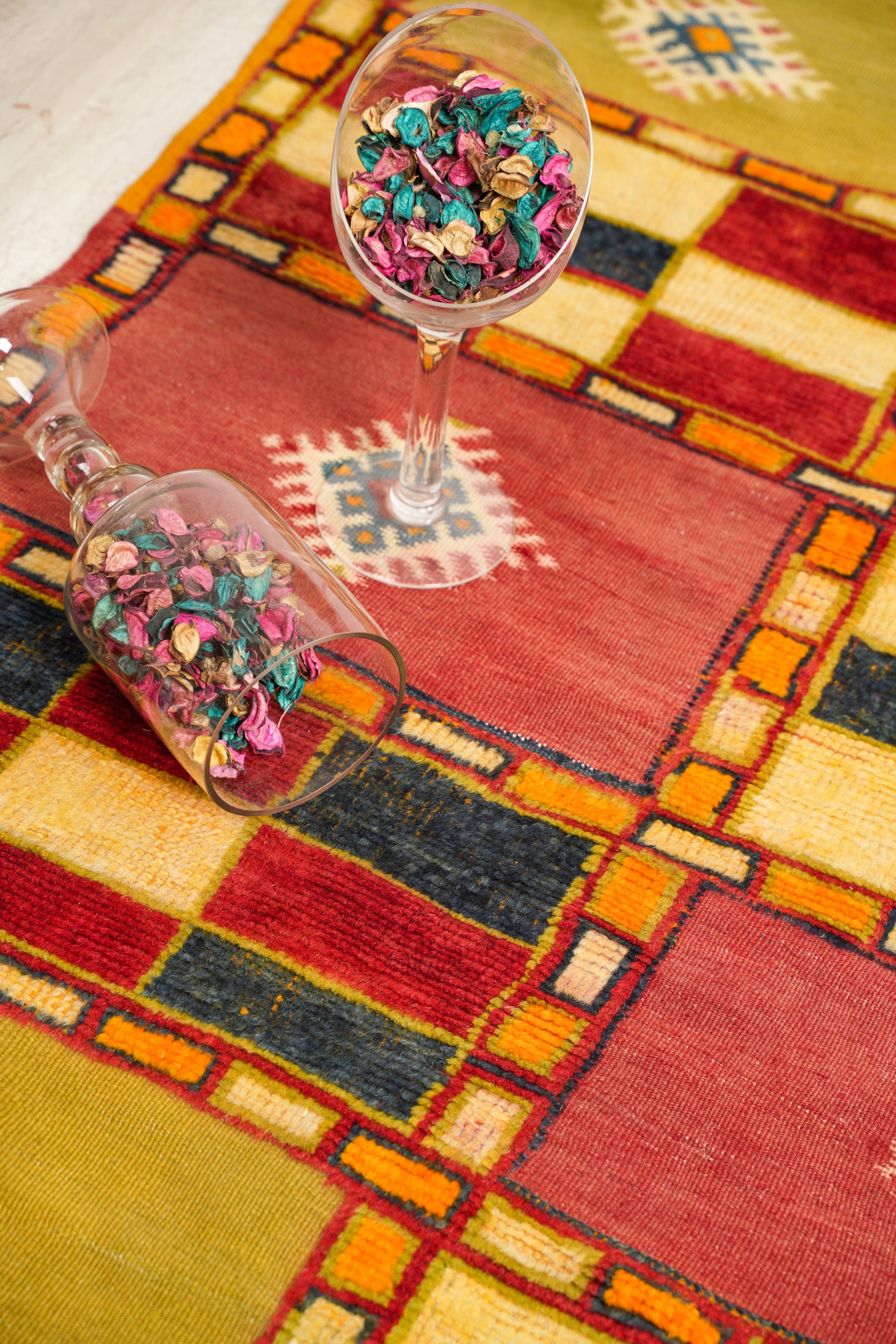 VINTAGE MOROCCAN RUG 8' x 4'10"