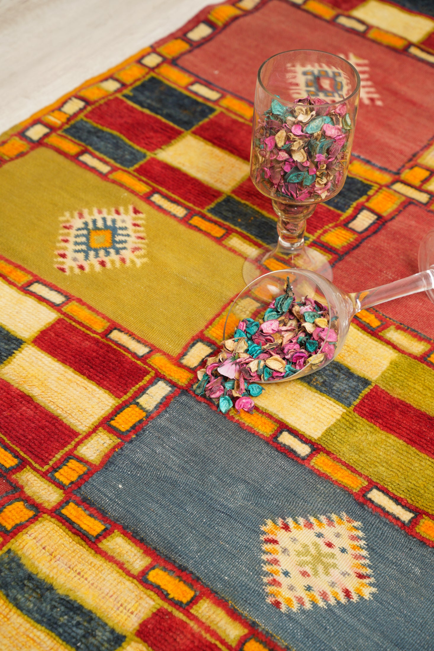 VINTAGE MOROCCAN RUG 8' x 4'10"
