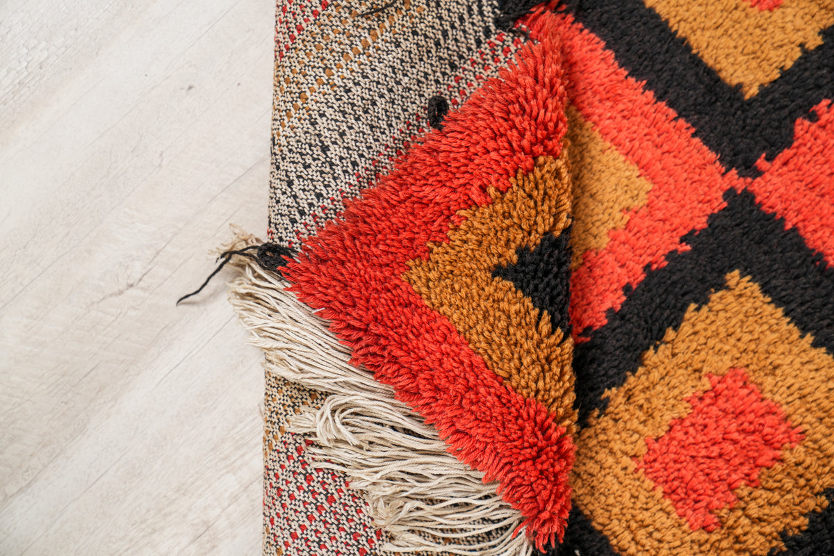 Vintage Scandinavian Rya Rug 4' x 2'5"