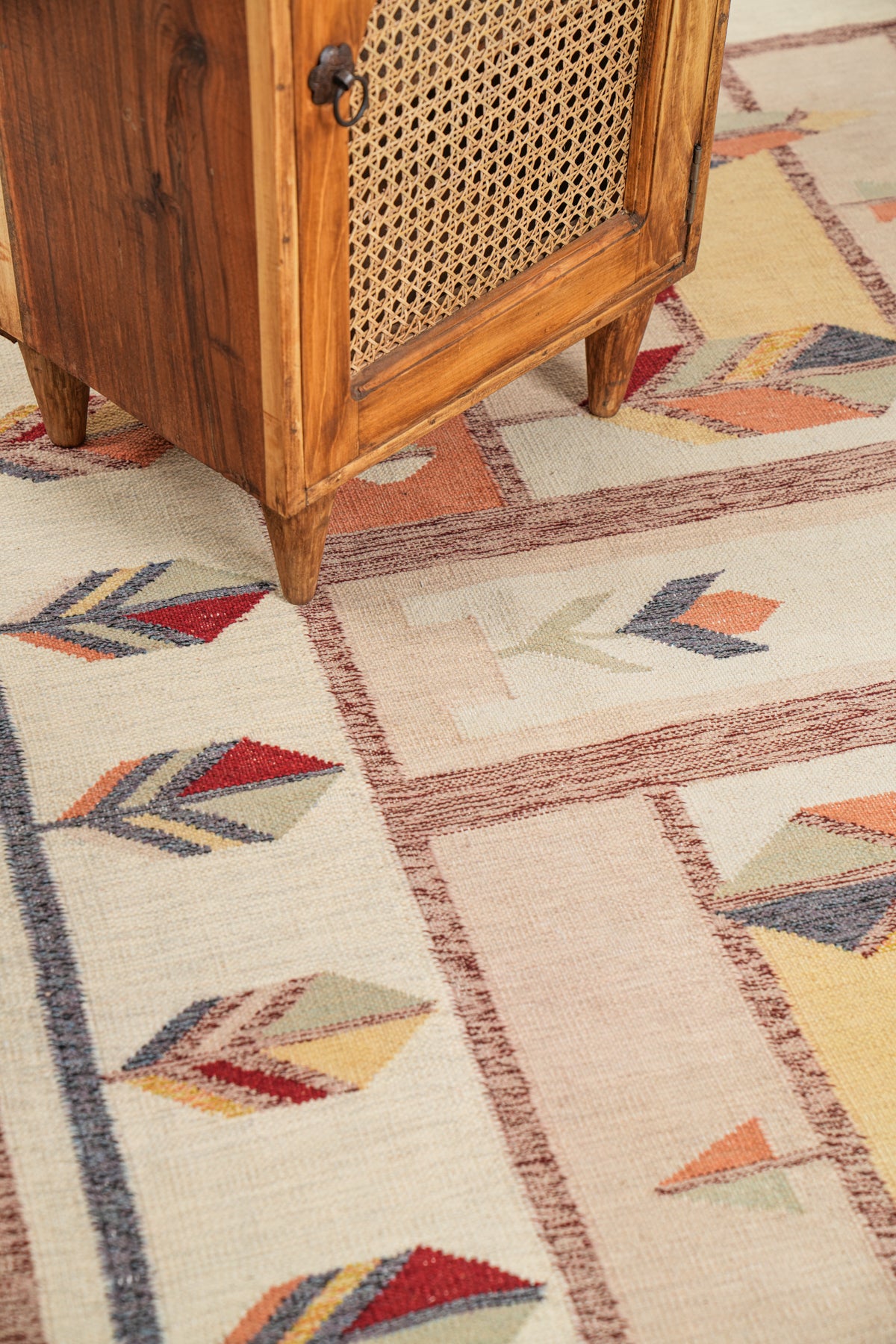 Vintage Scandinavian decorative Kilim 6'5" x 4'8"