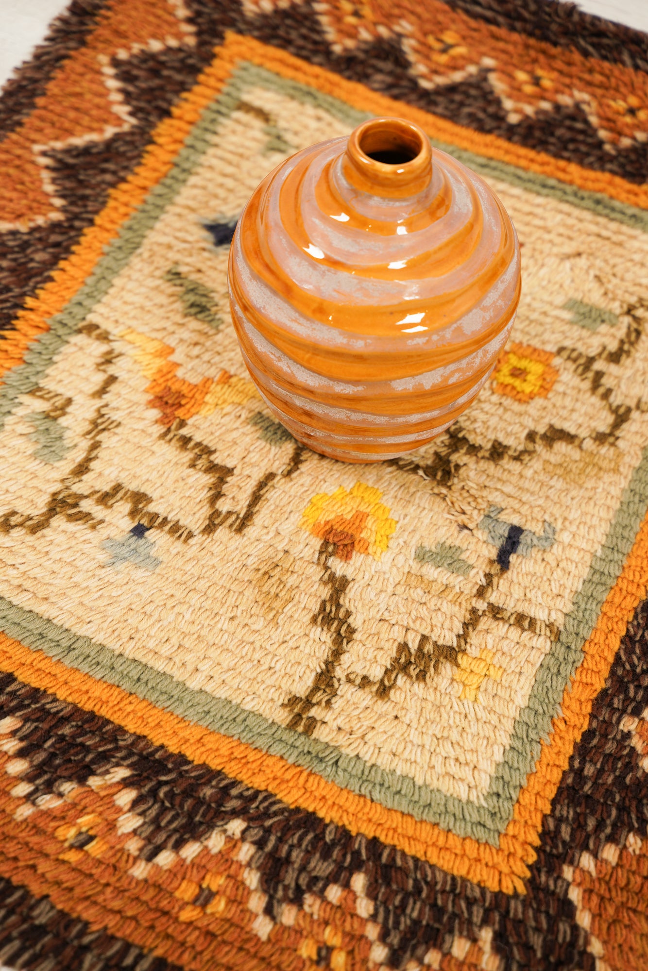 Vintage Scandinavian Rya Rug 2'7" x 2'1"