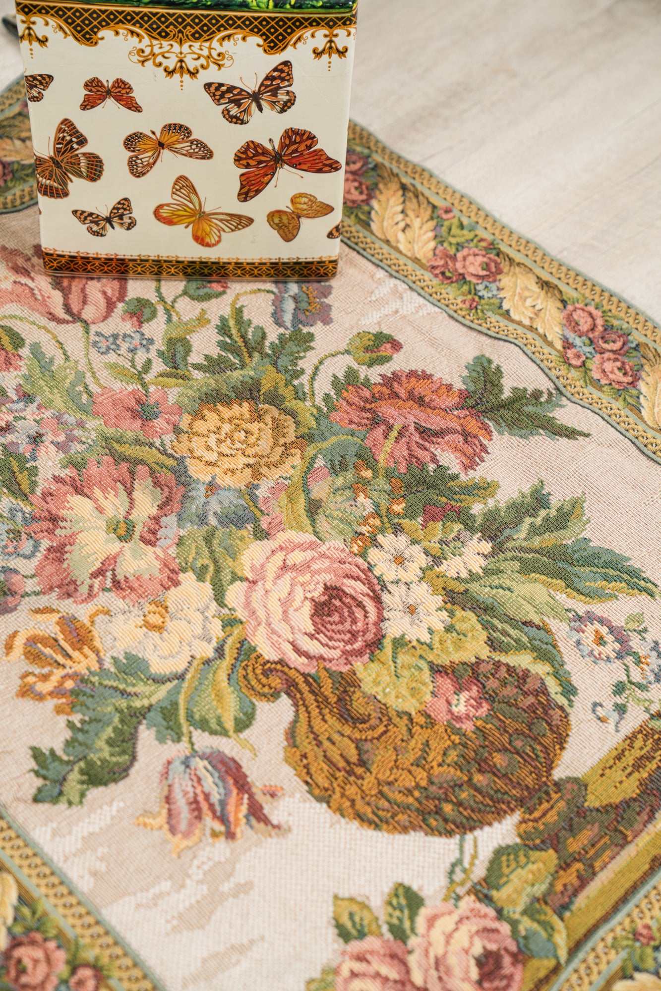 Vintage European loom tapestry 2'7" x 2' (Bouquet)
