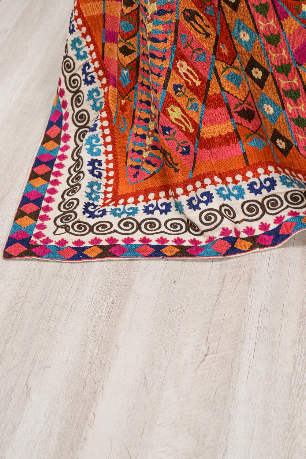 Vintage Uzbek Suzani Textle 5'5" x 4'1"