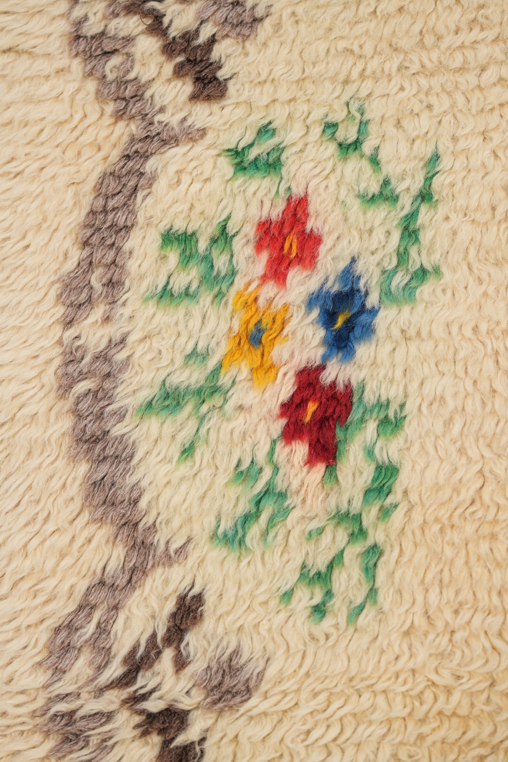VINTAGE TURKISH Foral RUG 6'7" x 3'9"