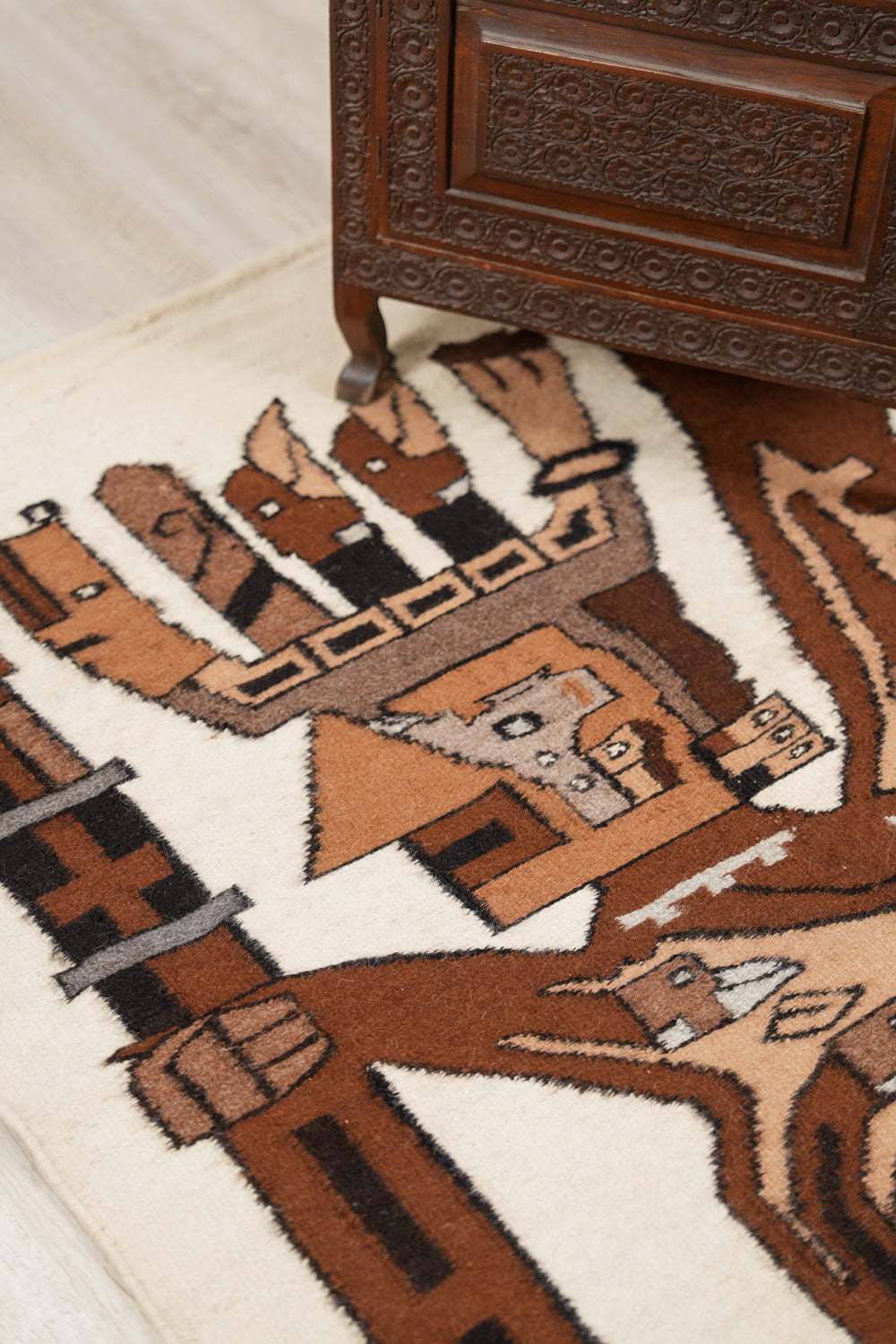 Vintage Pictorial Peruvian Kilim 3'9" x 3'