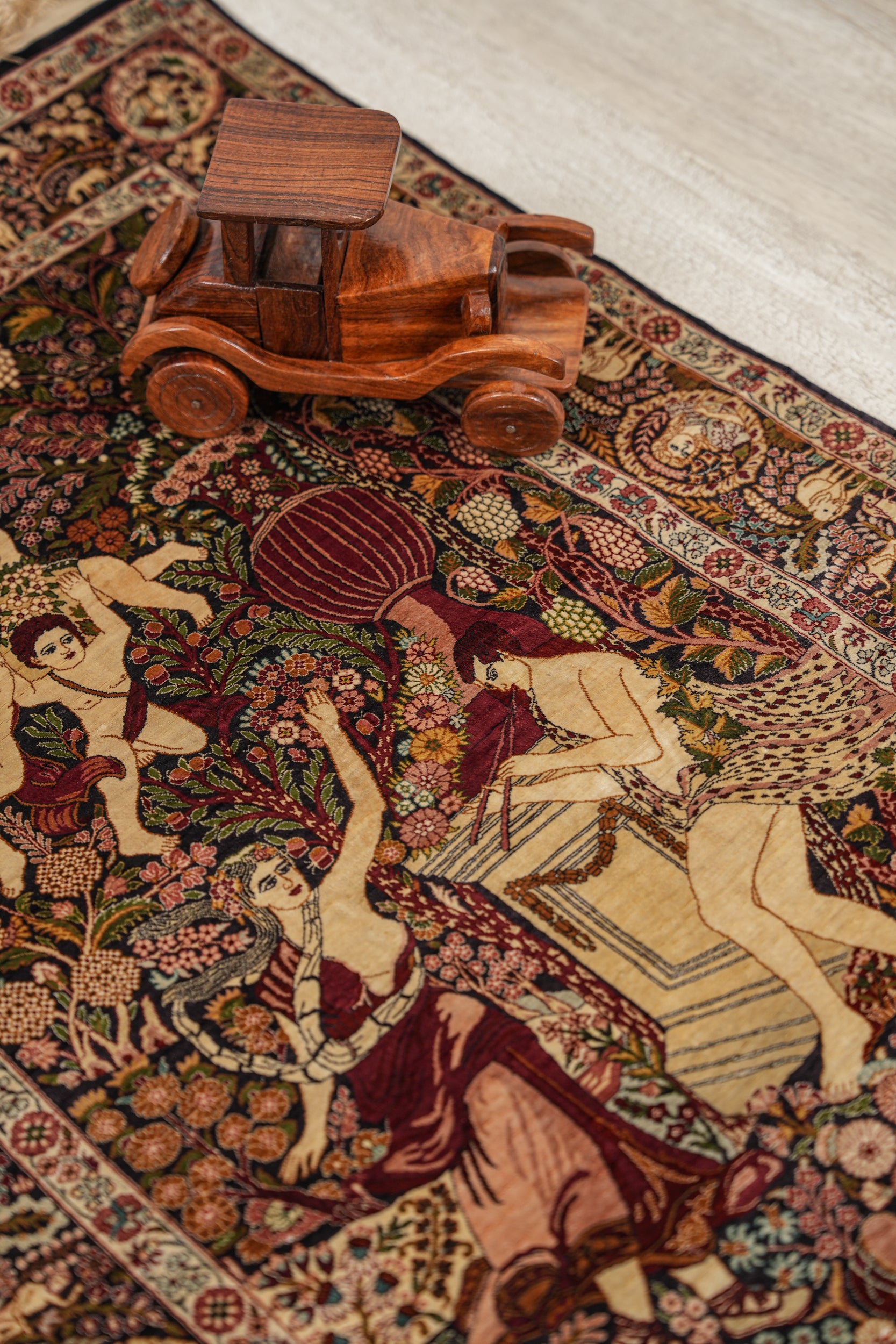 Raphael Silk Pictorial Rug 3' x 2'