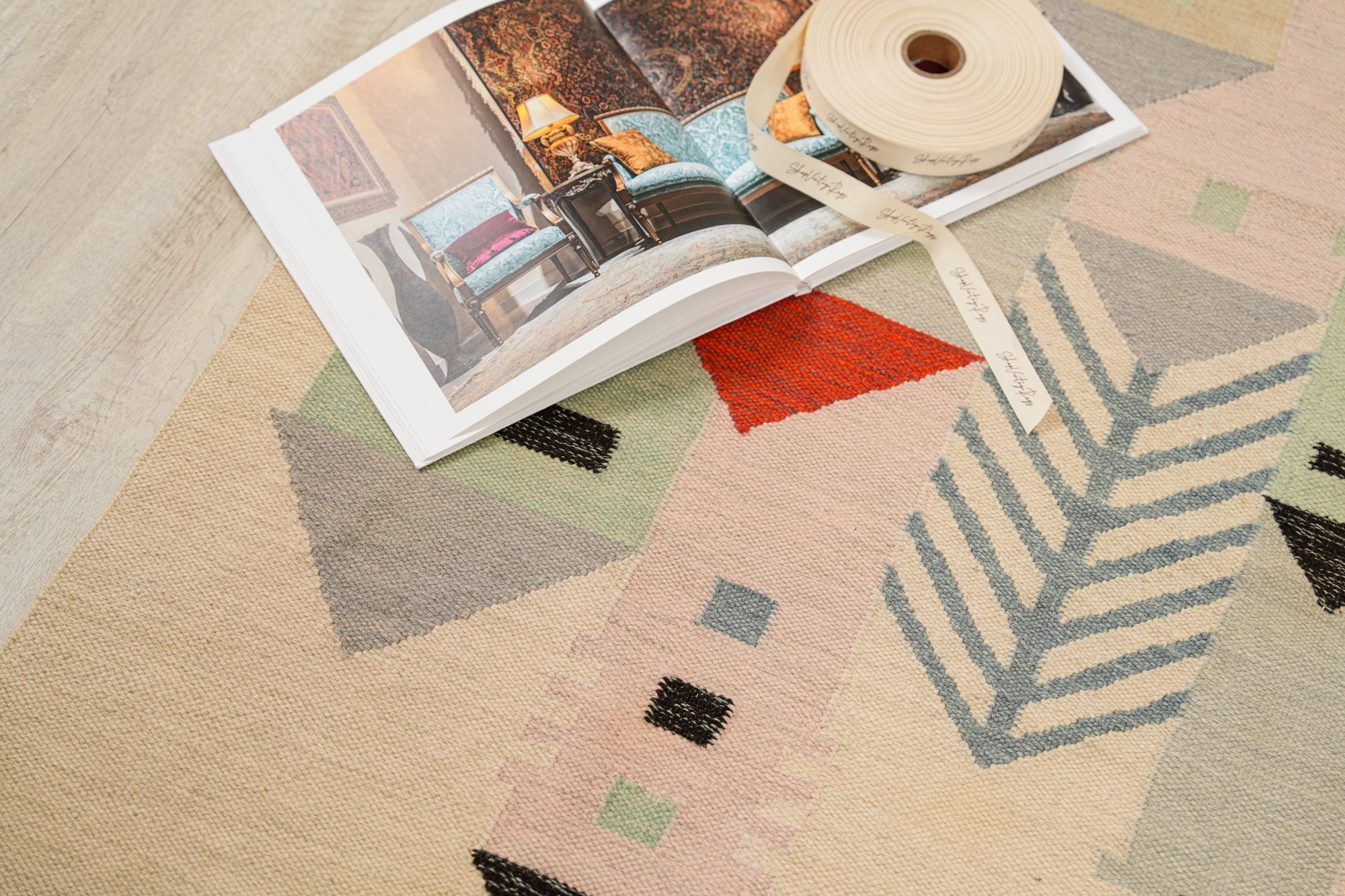 Vintage Scandinavian Rolakan kilim 5'9" x 3'6"