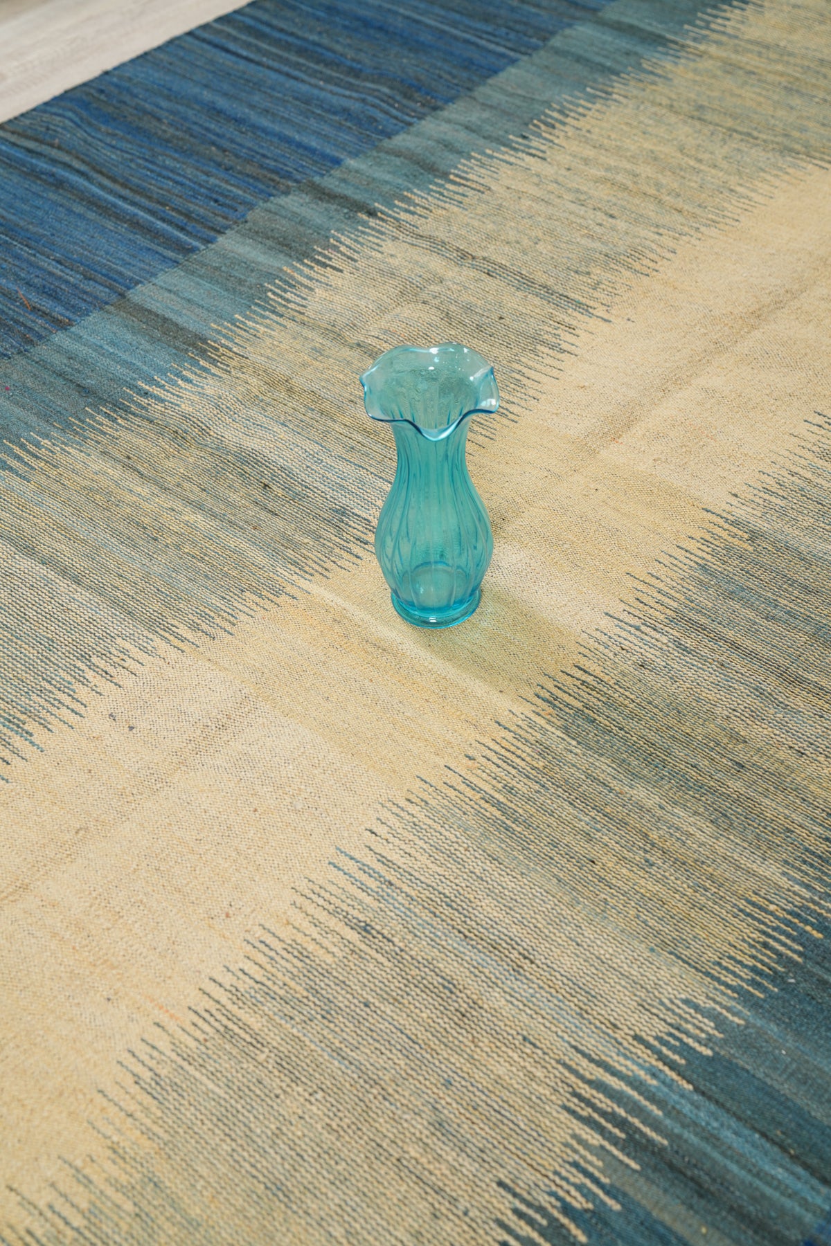 Modern Minimalist Kilim 9'8" x 6'7"