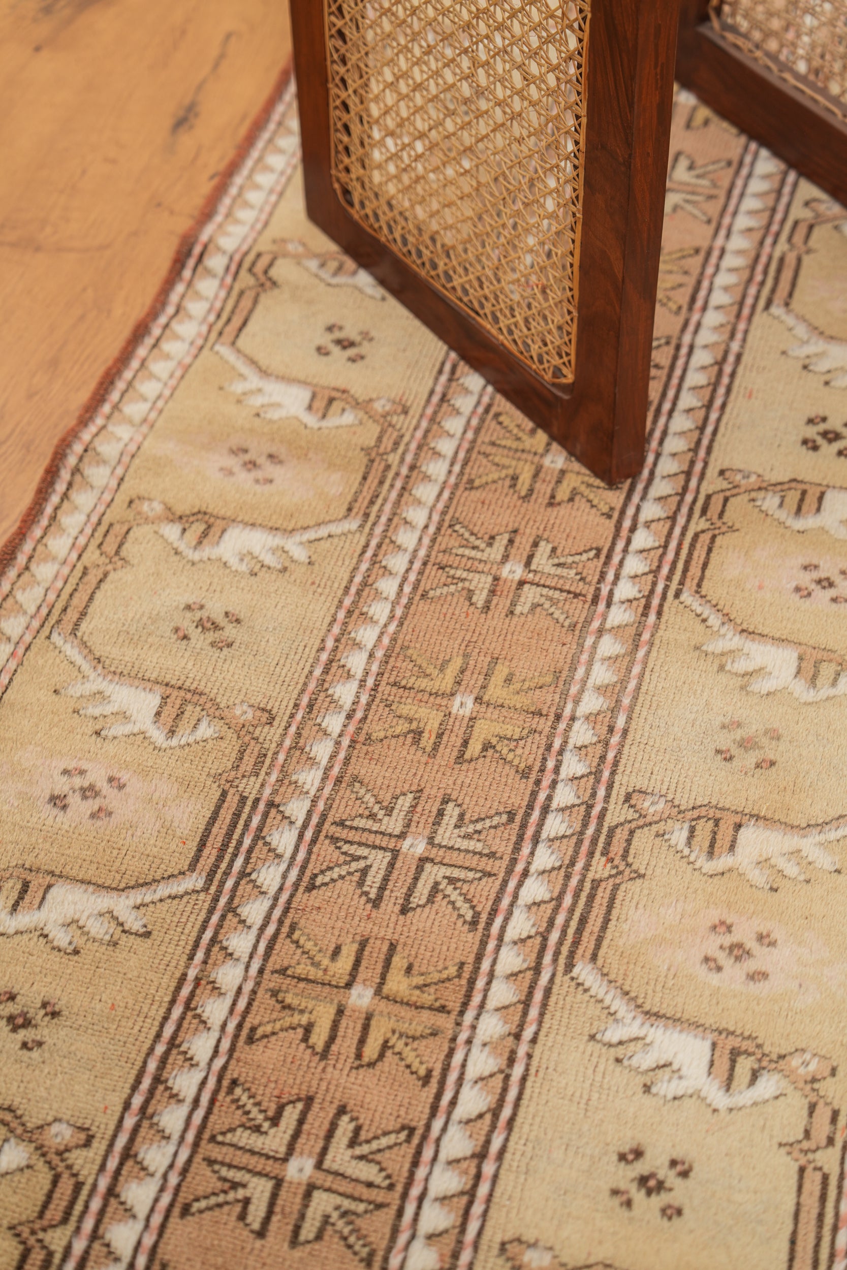 Vintage Turkish Milas Runner Rug 9' x 2'4"