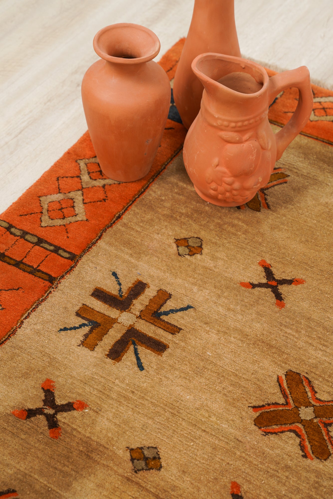 VINTAGE GERMAN HAND-HOOKED RUG 5'7" x 3'