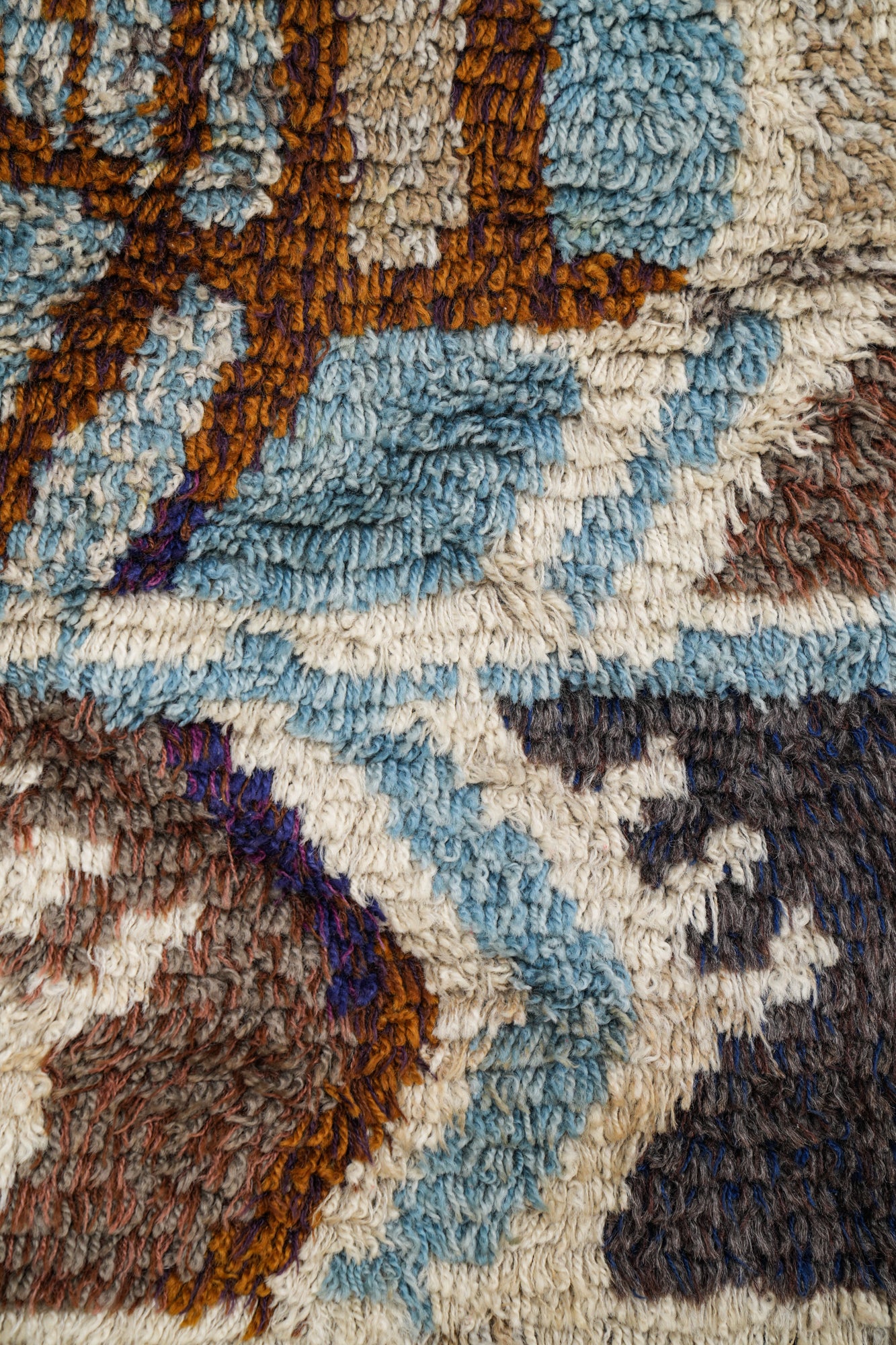 VINTAGE SCANDINAVIAN RYA RUG 4'10" x 2'6"