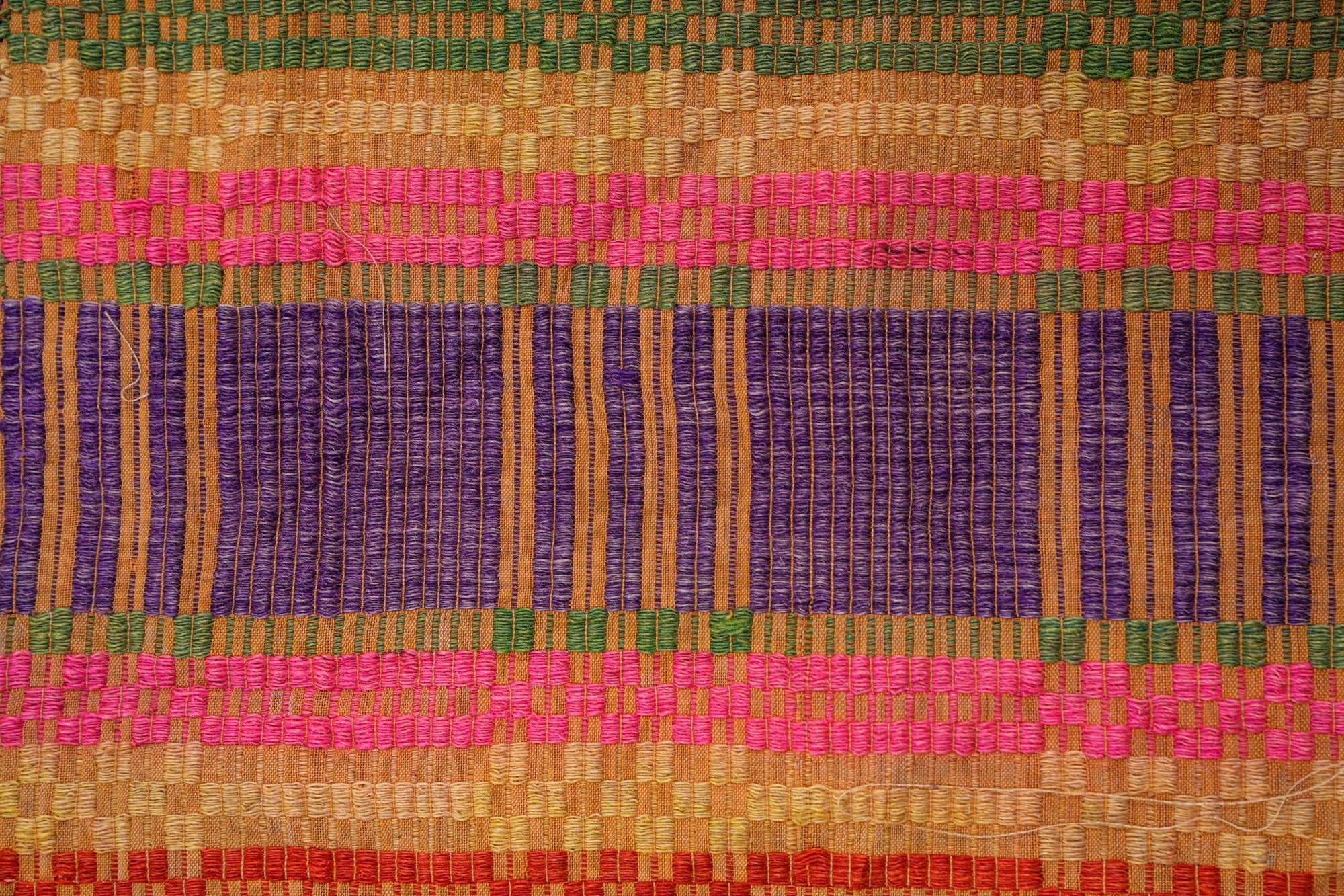 VINTAGE SCANDINAVIAN HAND LOOM TEXTILE 6'5" x 4'7"