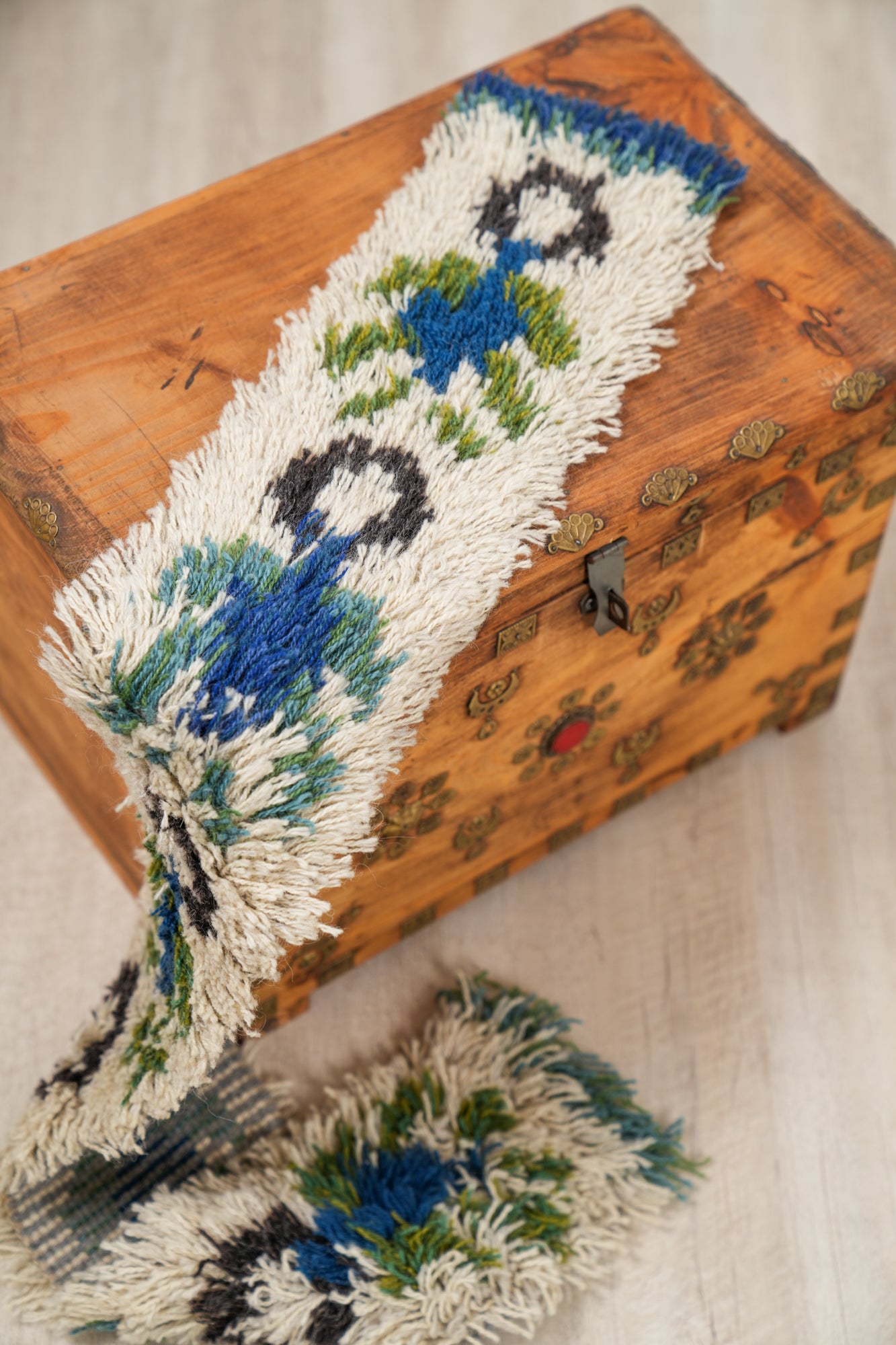 Vintage Scandinavian Rya Table Runner Rug 4' x 5"