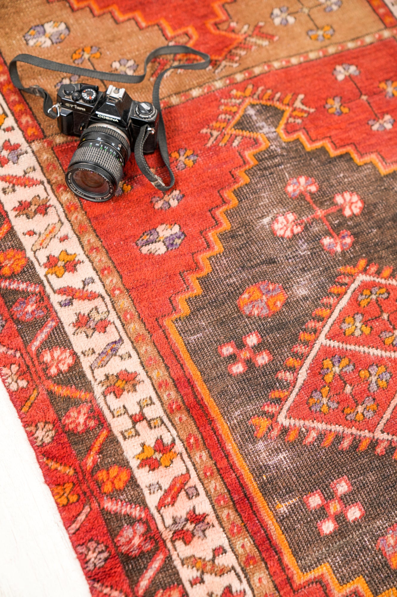 VINTAGE ANATOLIAN HALLWAY RUNNER rug 10'4" x 3'2"