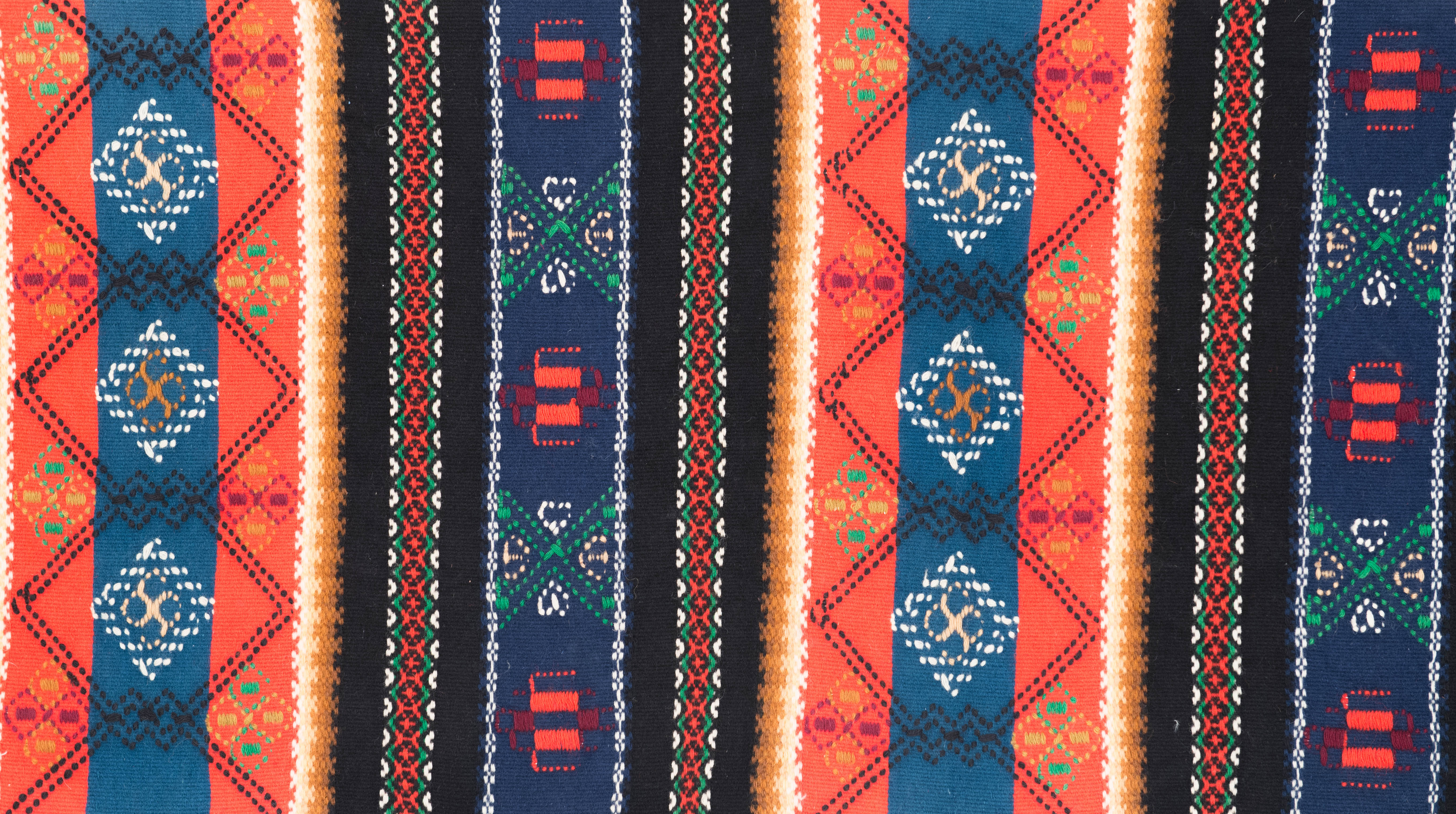 Vintage Scandinavian Textile 6'4" 2'