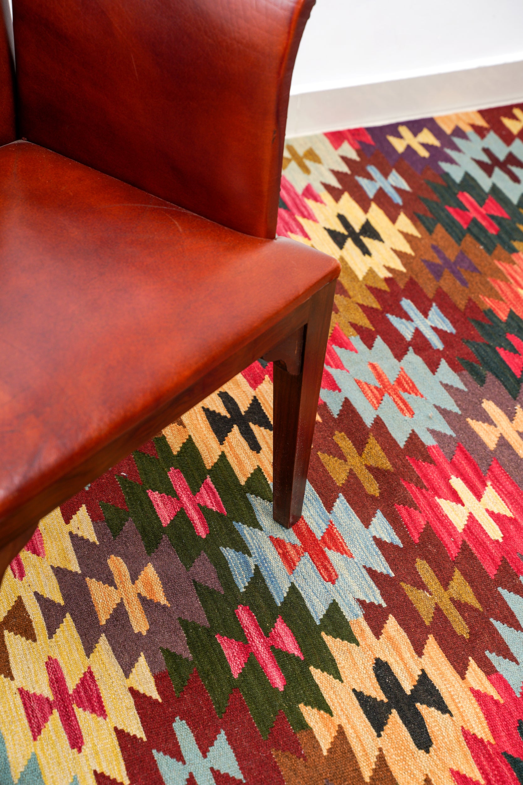 Modern Pakistani Kilim 9'9" x 6'4"