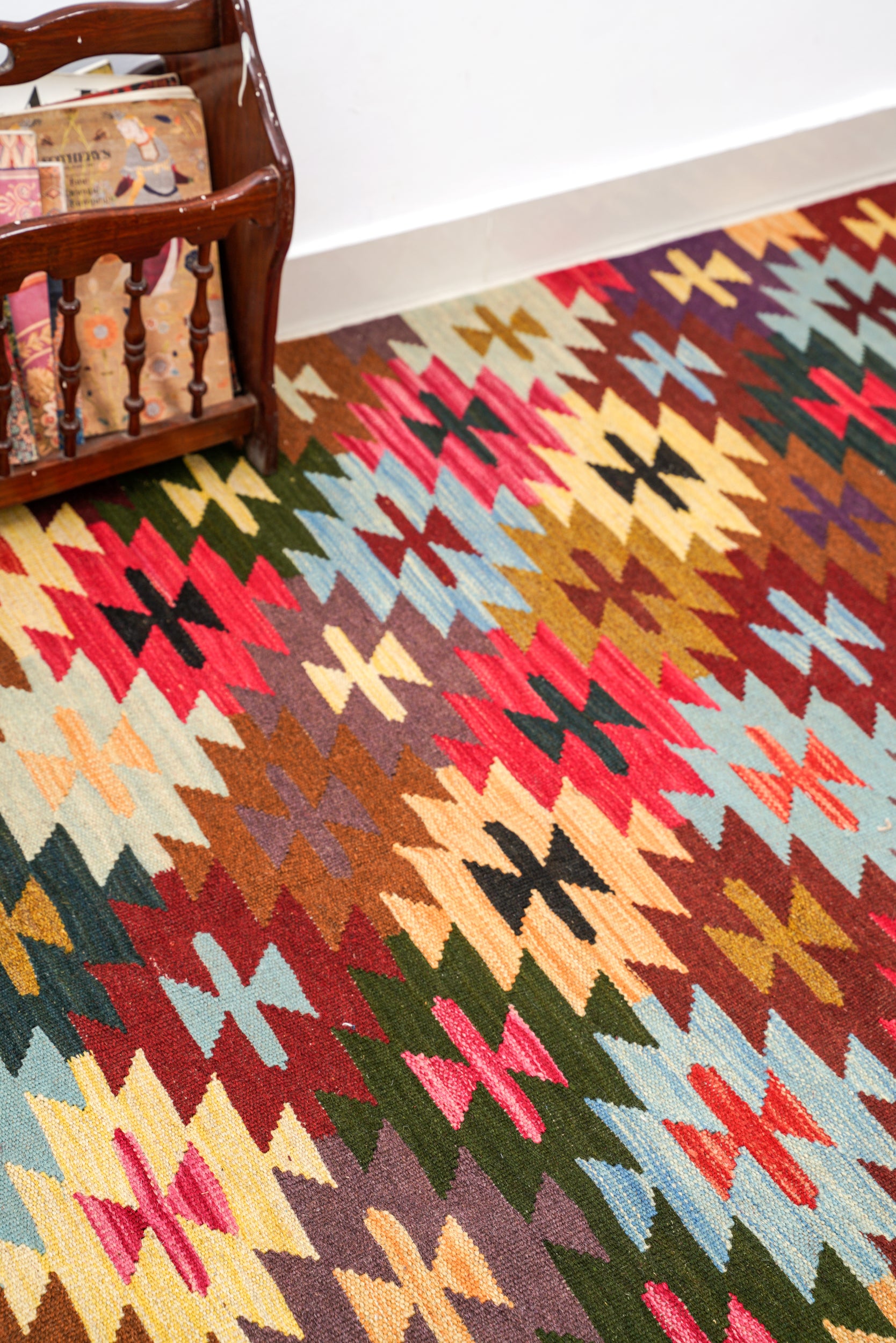 Modern Pakistani Kilim 9'9" x 6'4"