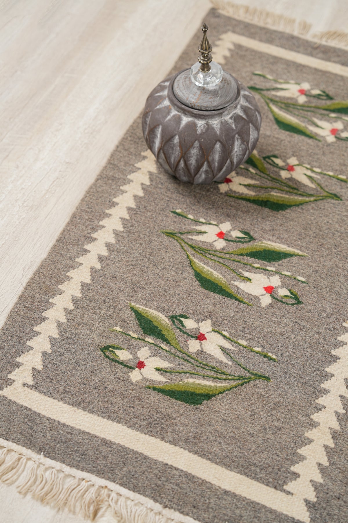Vintage European Oltenia kilim 3'3" x 1'9"