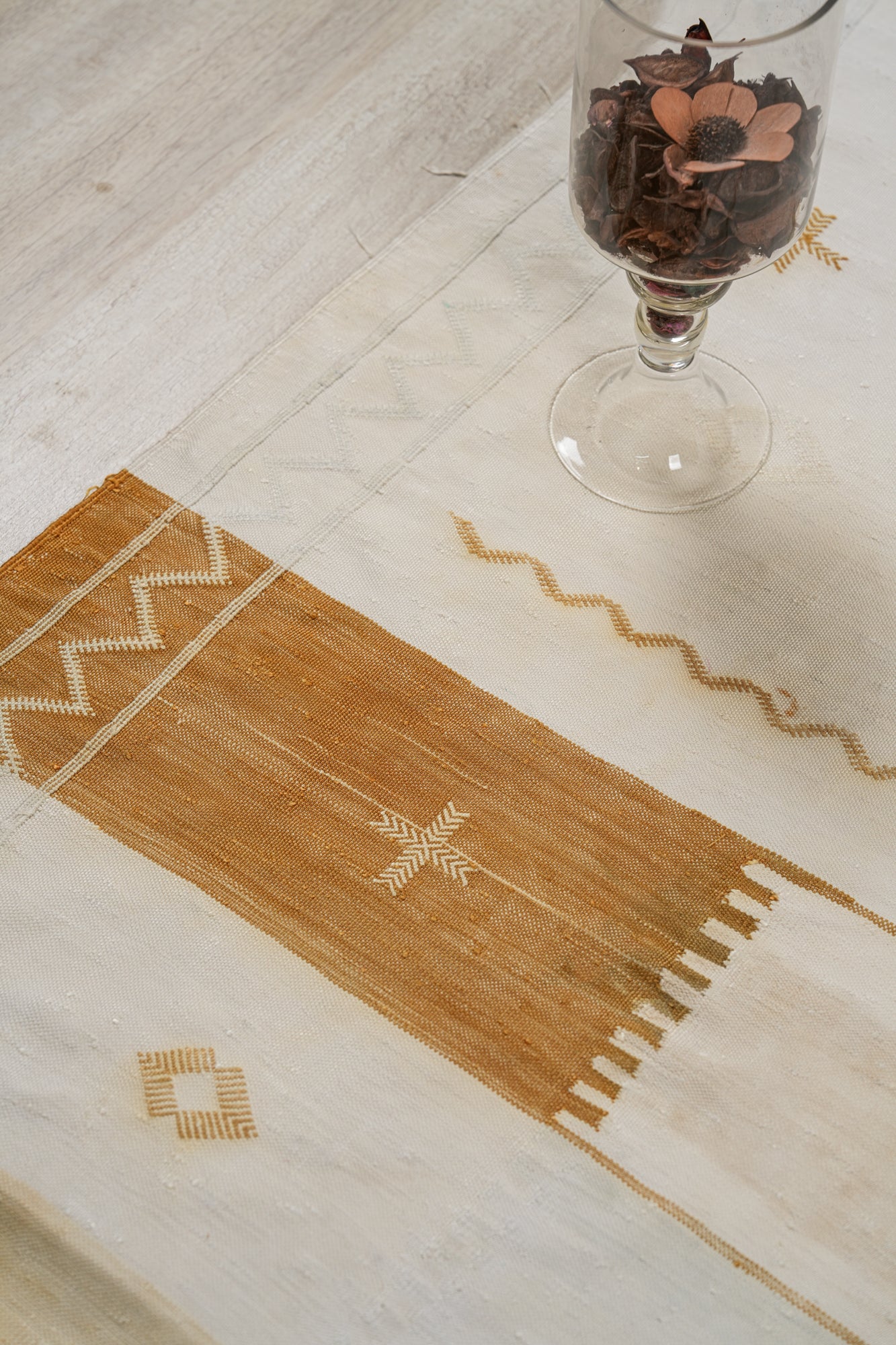 Vintage Moroccan sabra Kilim 9'2" x 5'5"