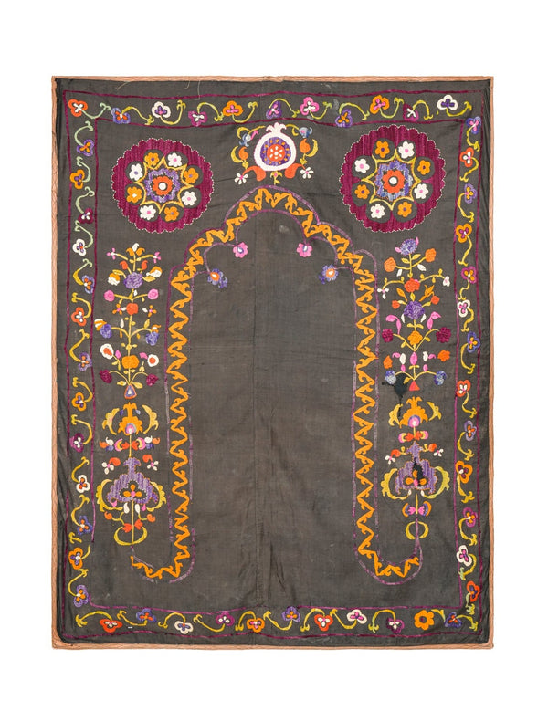 Vintage uzbek Suzani textile embroidery 4'5" x 3'5"