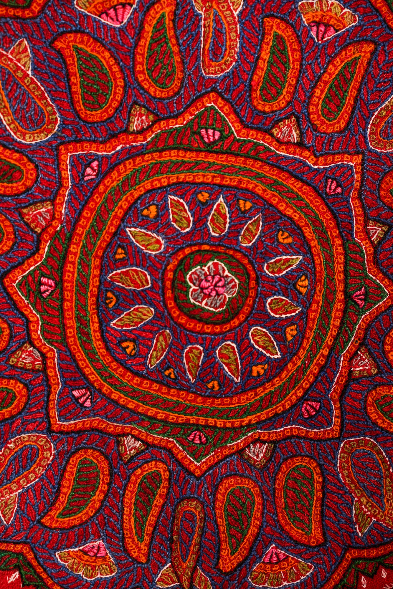 salwa 2'10" x 2'10"