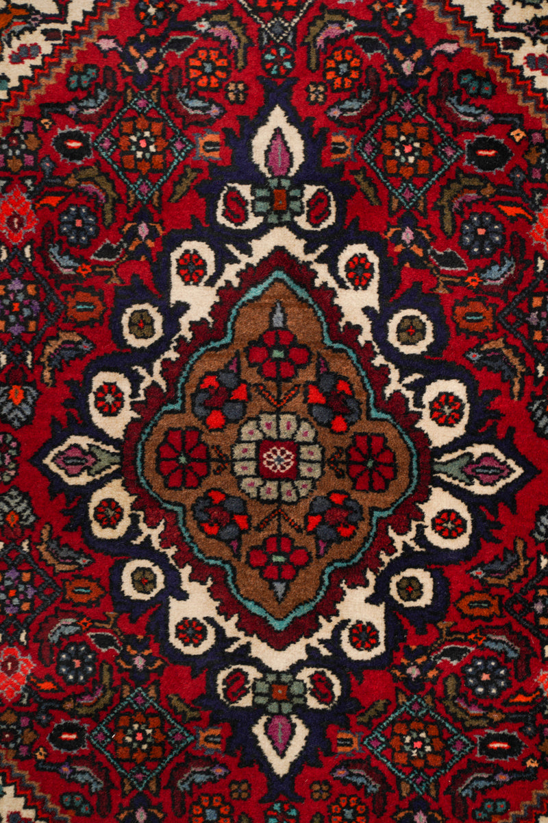 Nia 4' x 2'6"