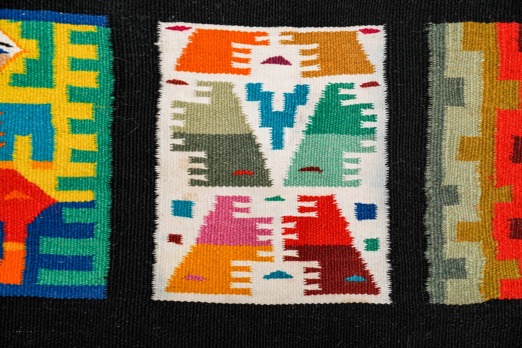 VINTAGE TUNISIAN GUFSA KILIM 3'9" x 1'6"