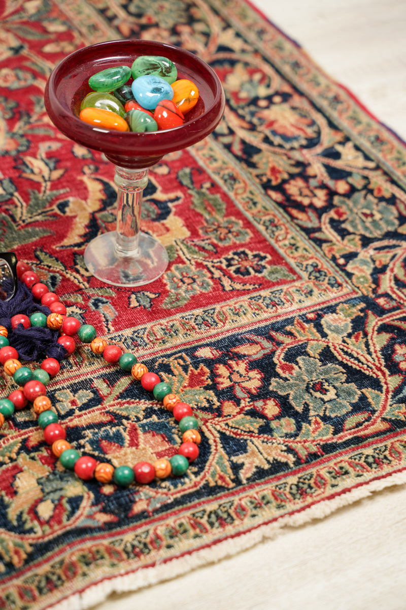 Parrotia 6'8" x 4'9"