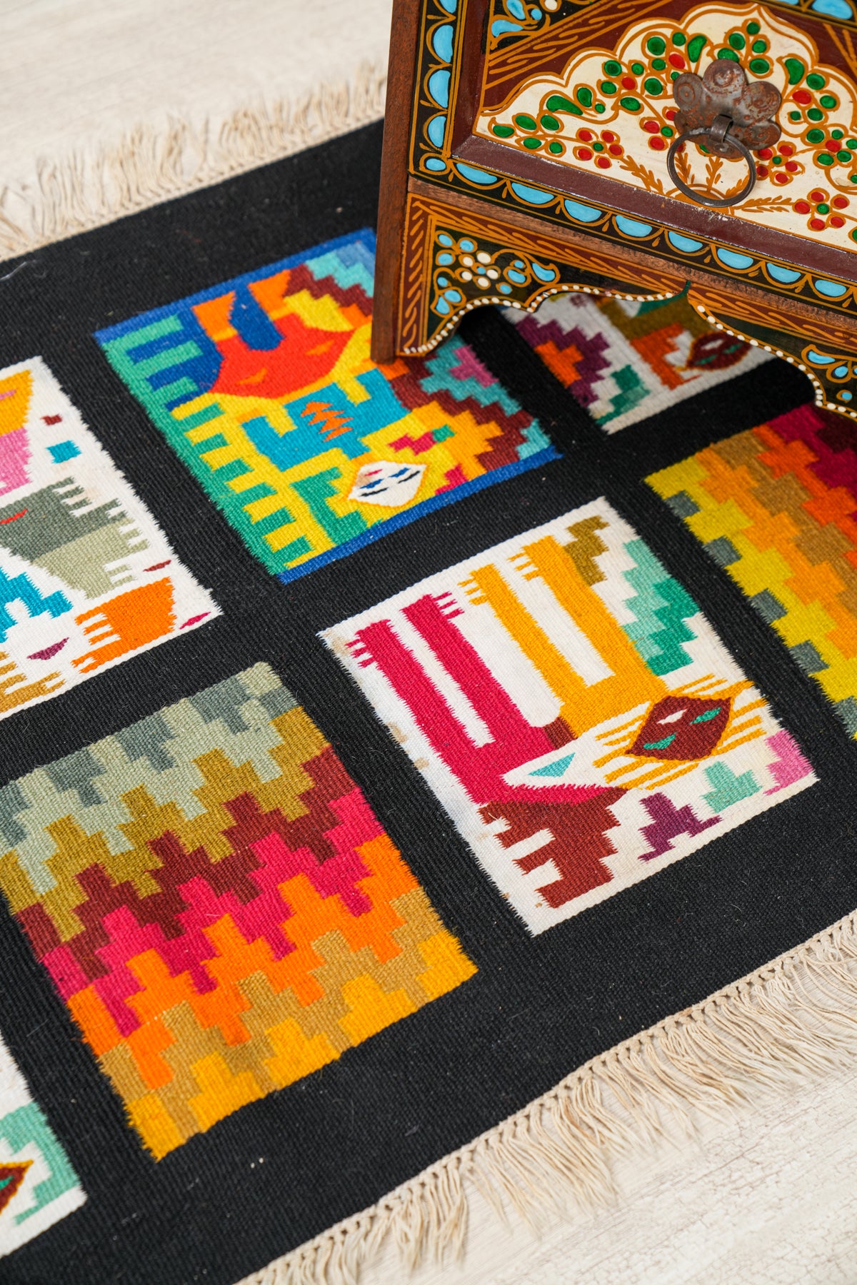 VINTAGE TUNISIAN GUFSA KILIM 3'9" x 1'6"