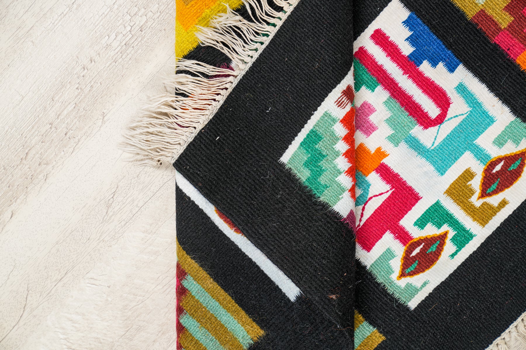 VINTAGE TUNISIAN GUFSA KILIM 3'9" x 1'6"