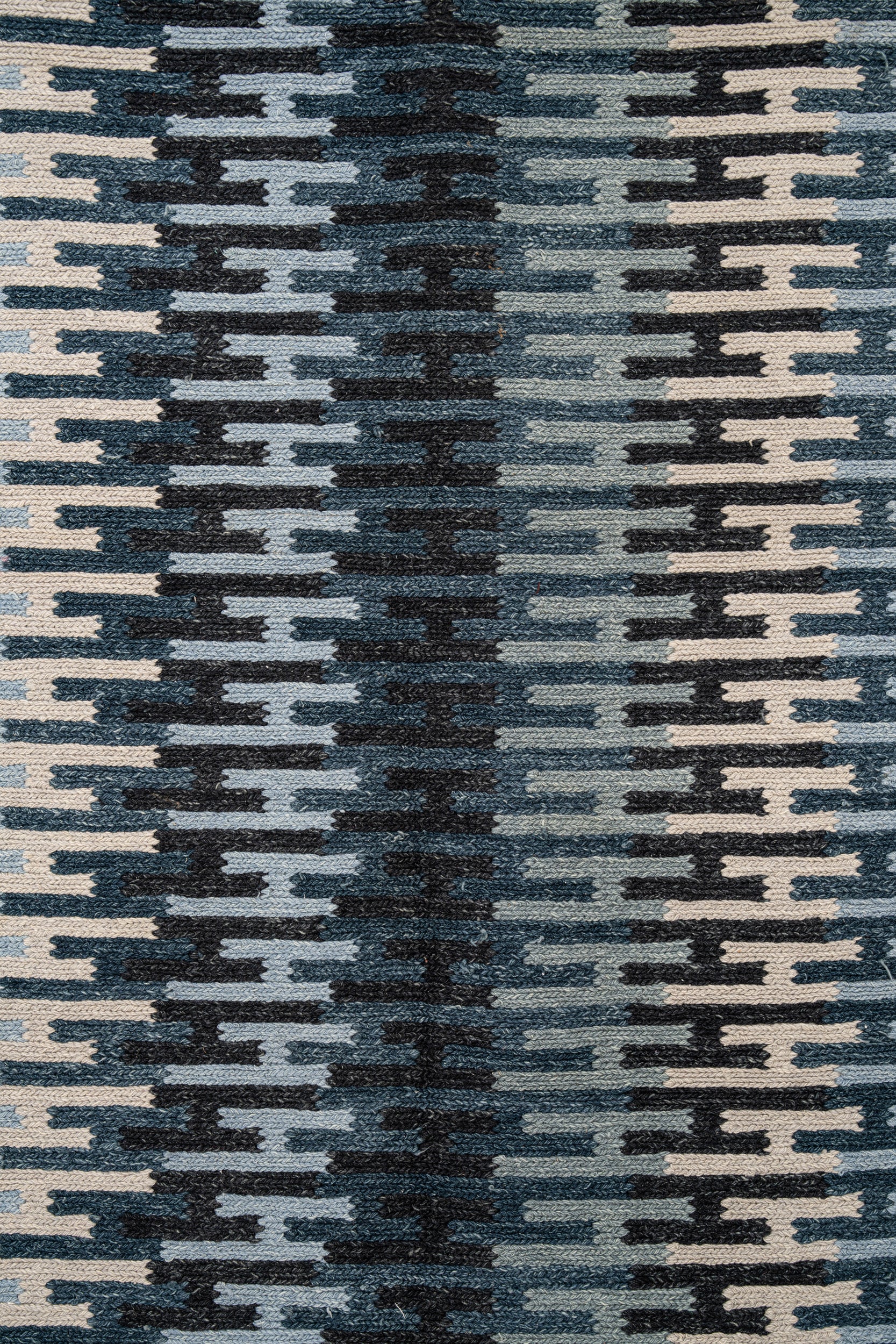 Vintage Scandinavian Kilim 7'7" x 5'7"