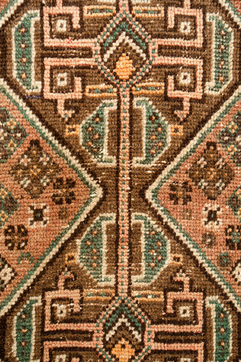 Amber 4' x 2'10"