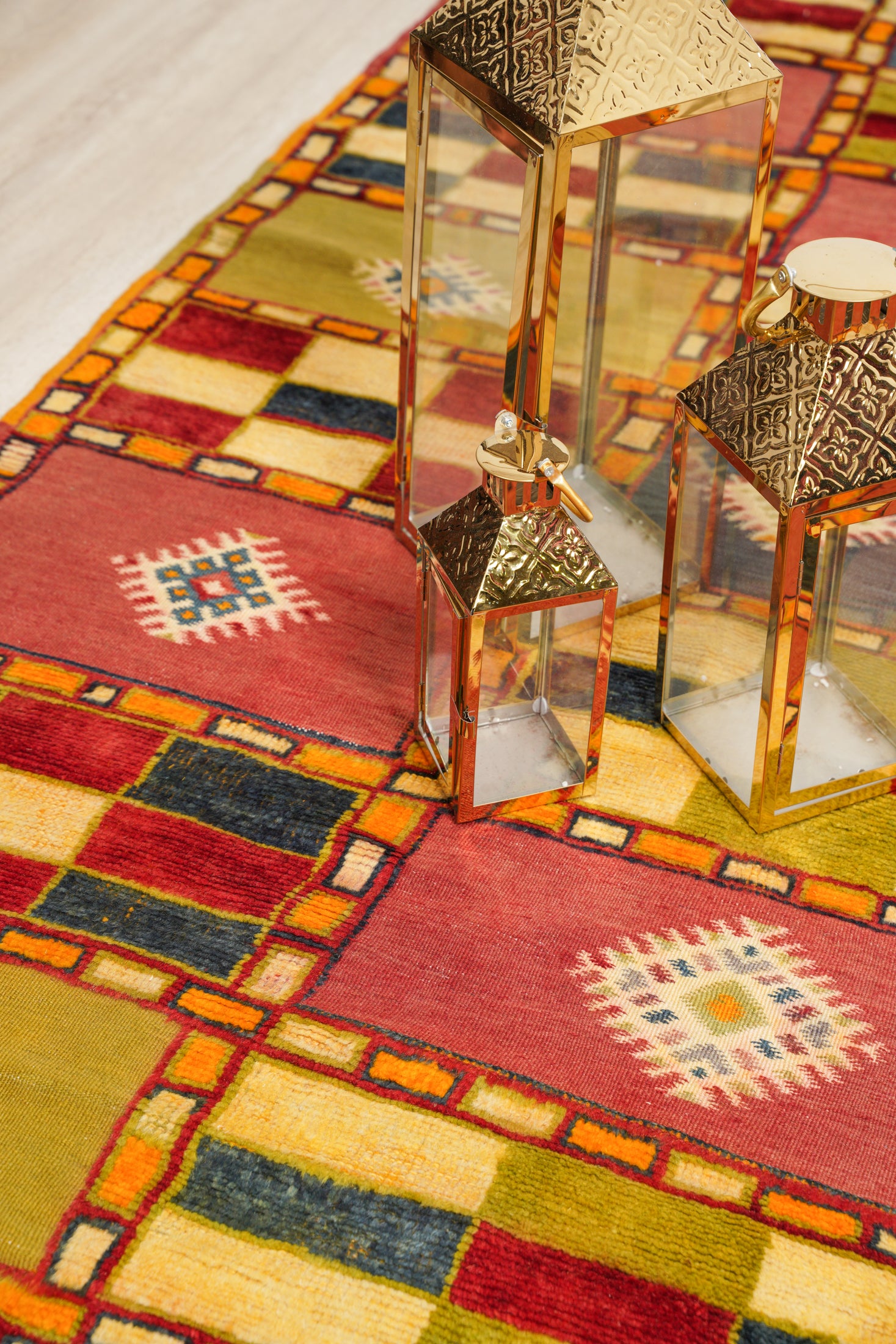 VINTAGE MOROCCAN RUG 8' x 4'10"