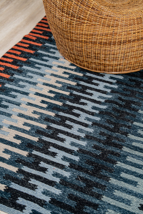 Vintage Scandinavian Kilim 7'7" x 5'7"