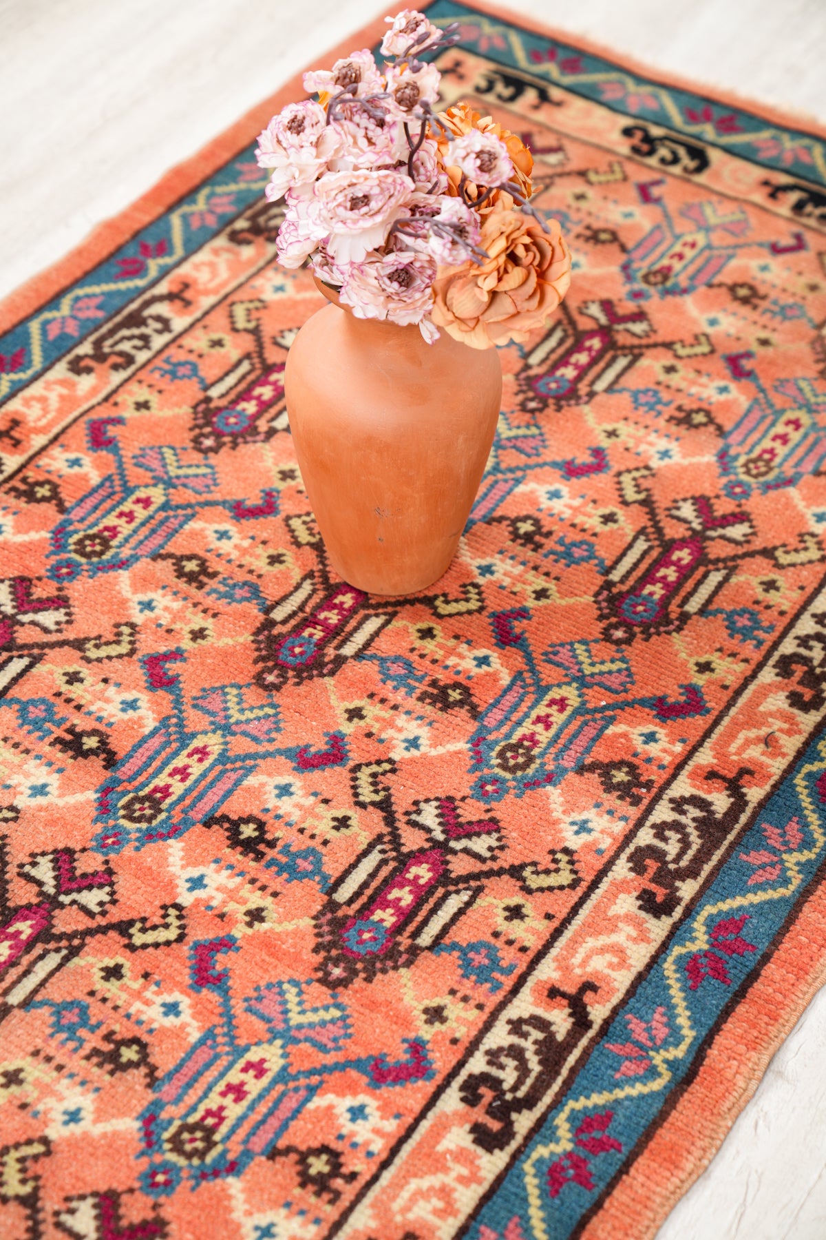 ラグ・カーペット Vintage Taimani rug Vintage Tunisian Rug 5' x 2'8