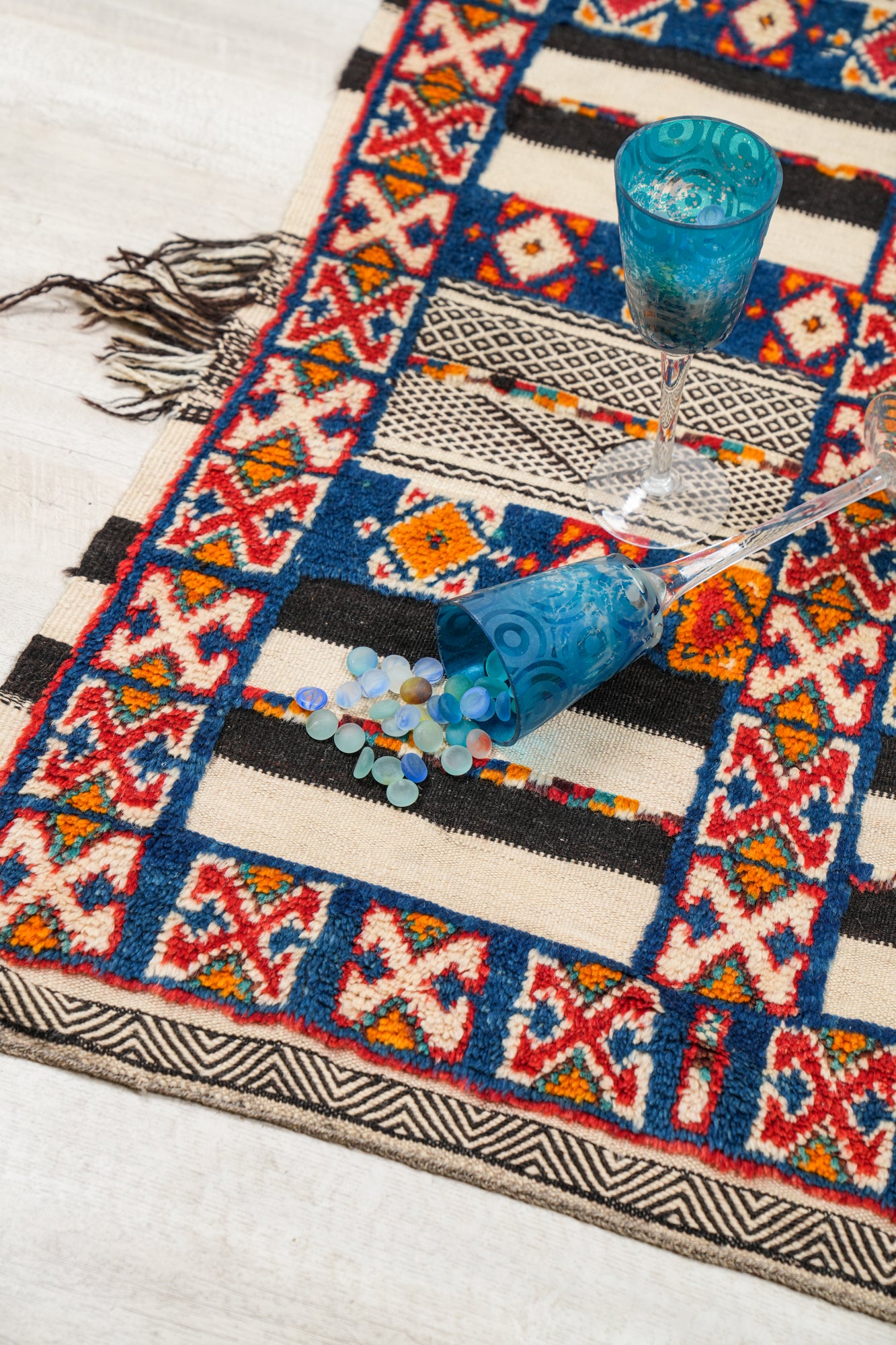 VINTAGE MOROCCAN BERBER RUG 6'6" x 2'10" (Ait Ouaouzguite)
