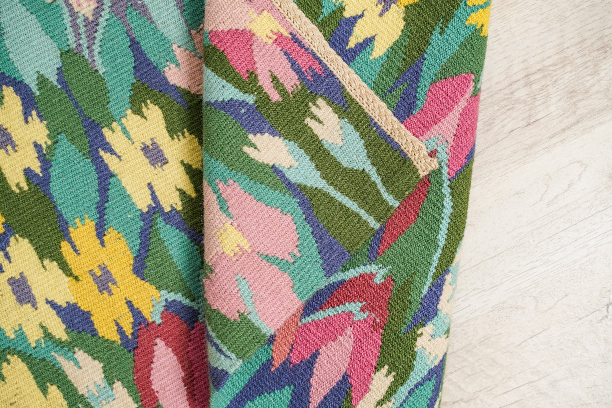 Vintage Floral Scandinavian Tapestry 1'9" x 2'