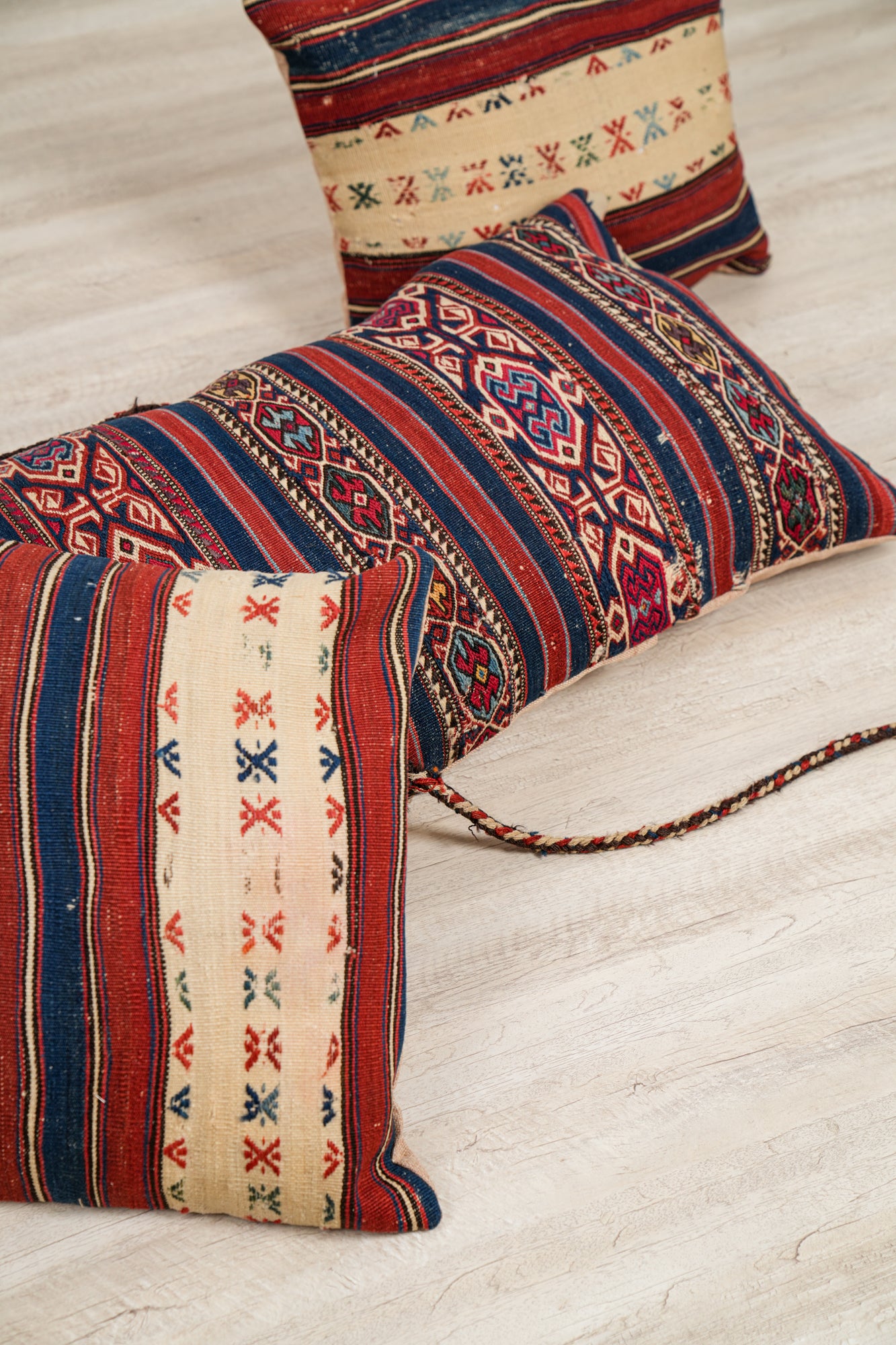 Vintage & Antique Cushions