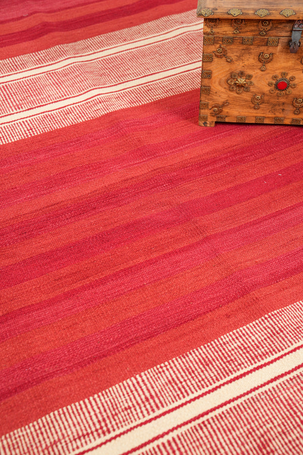 contemporary kilim rug 8' x 5'6" (rustic)