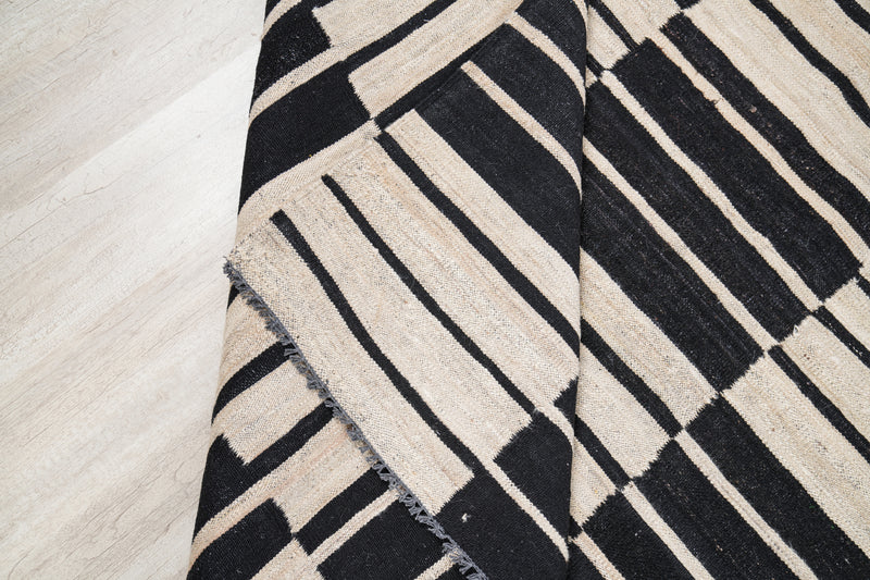 Contemporary kilim rug 7'10" x 6'8" (blocks)