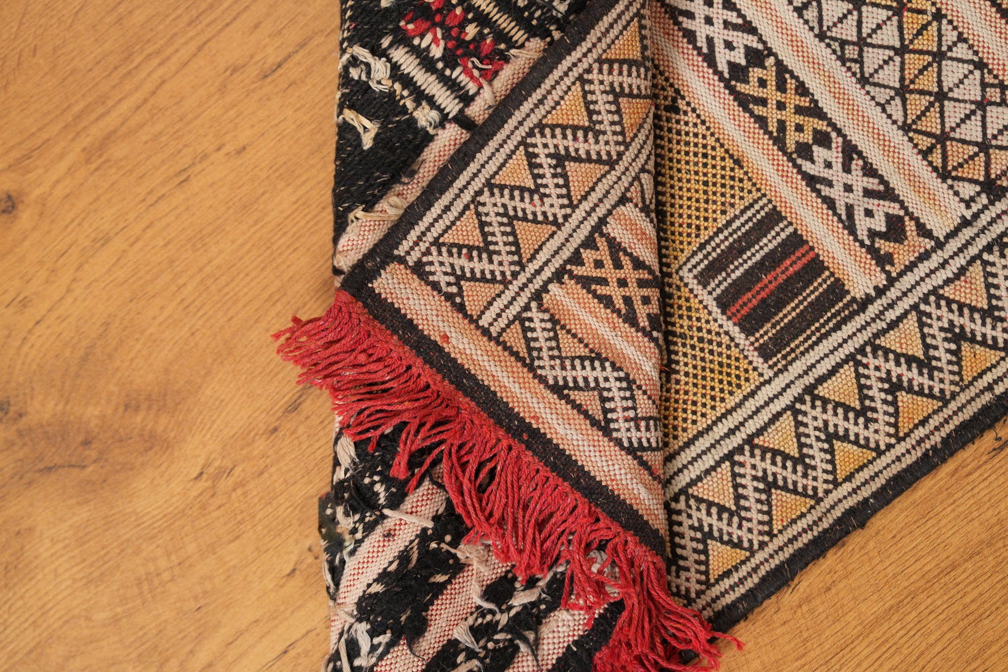 Vintage Moroccan Berber Kilim 3'9" x 1'6"