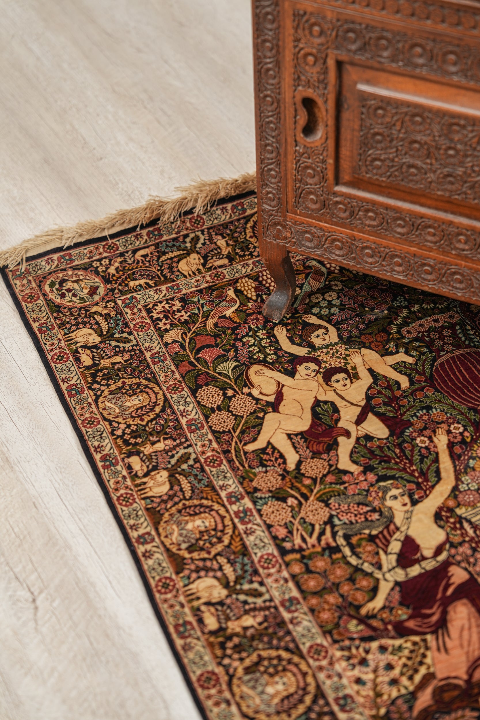 Raphael Silk Pictorial Rug 3' x 2'