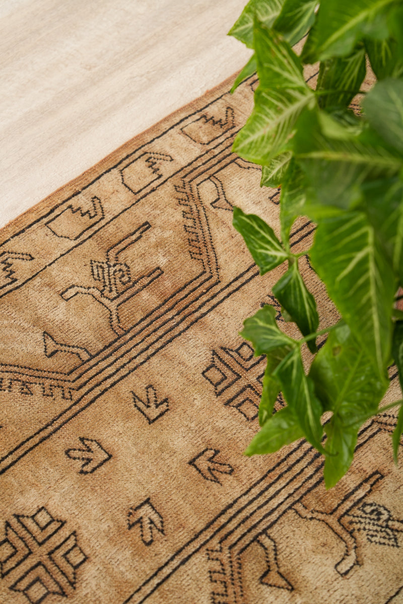 Vintage Turkish Milas Runner Rug 9'8" X 2'7"