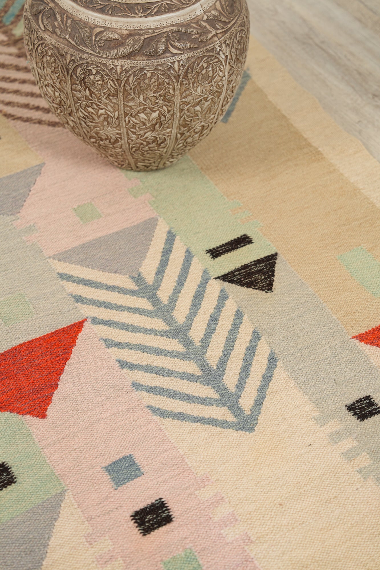 Vintage Scandinavian Rolakan kilim 5'9" x 3'6"
