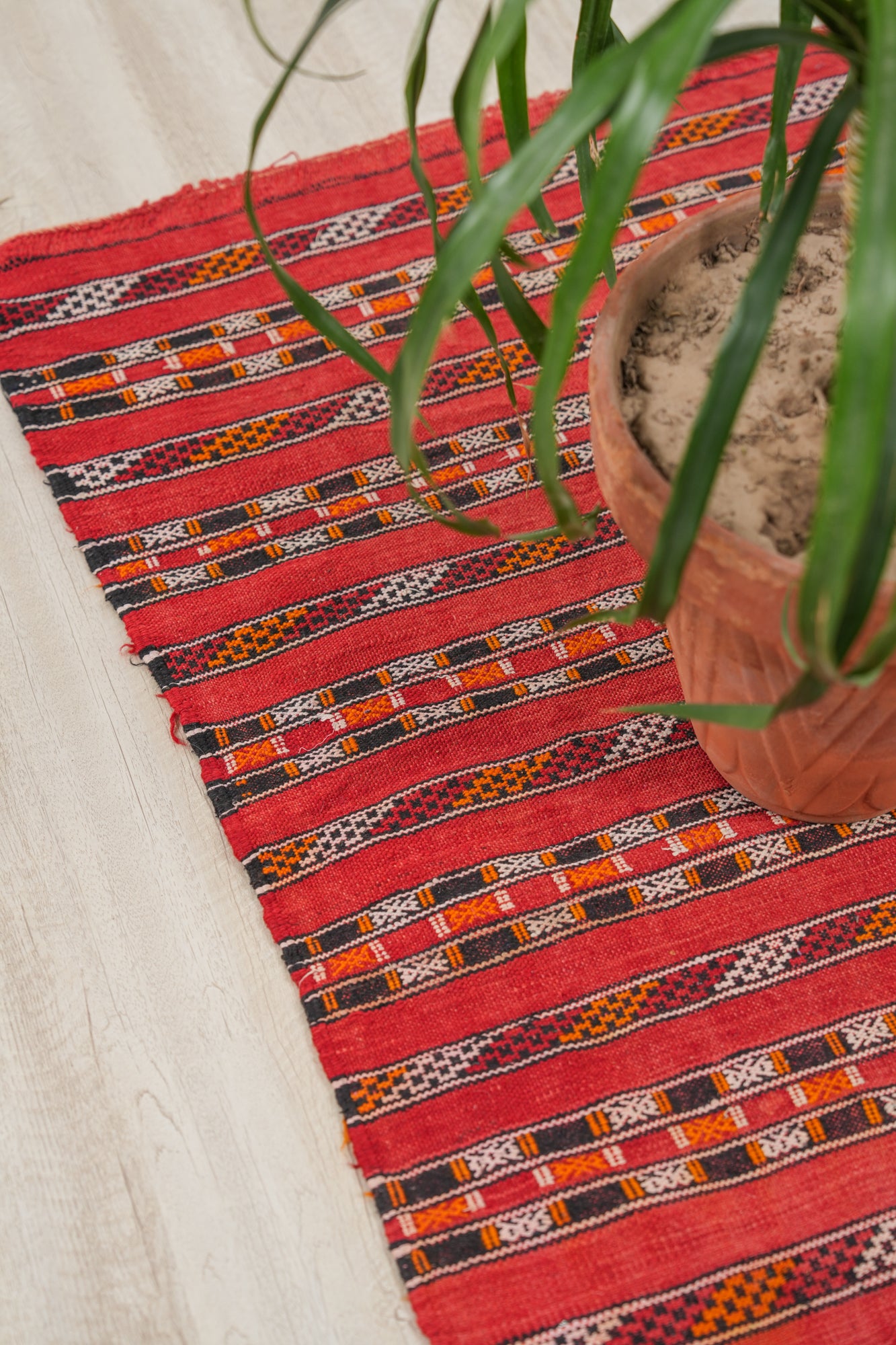 Vintage Moroccan Zemmouri Kilim 4'3" x 2'7"