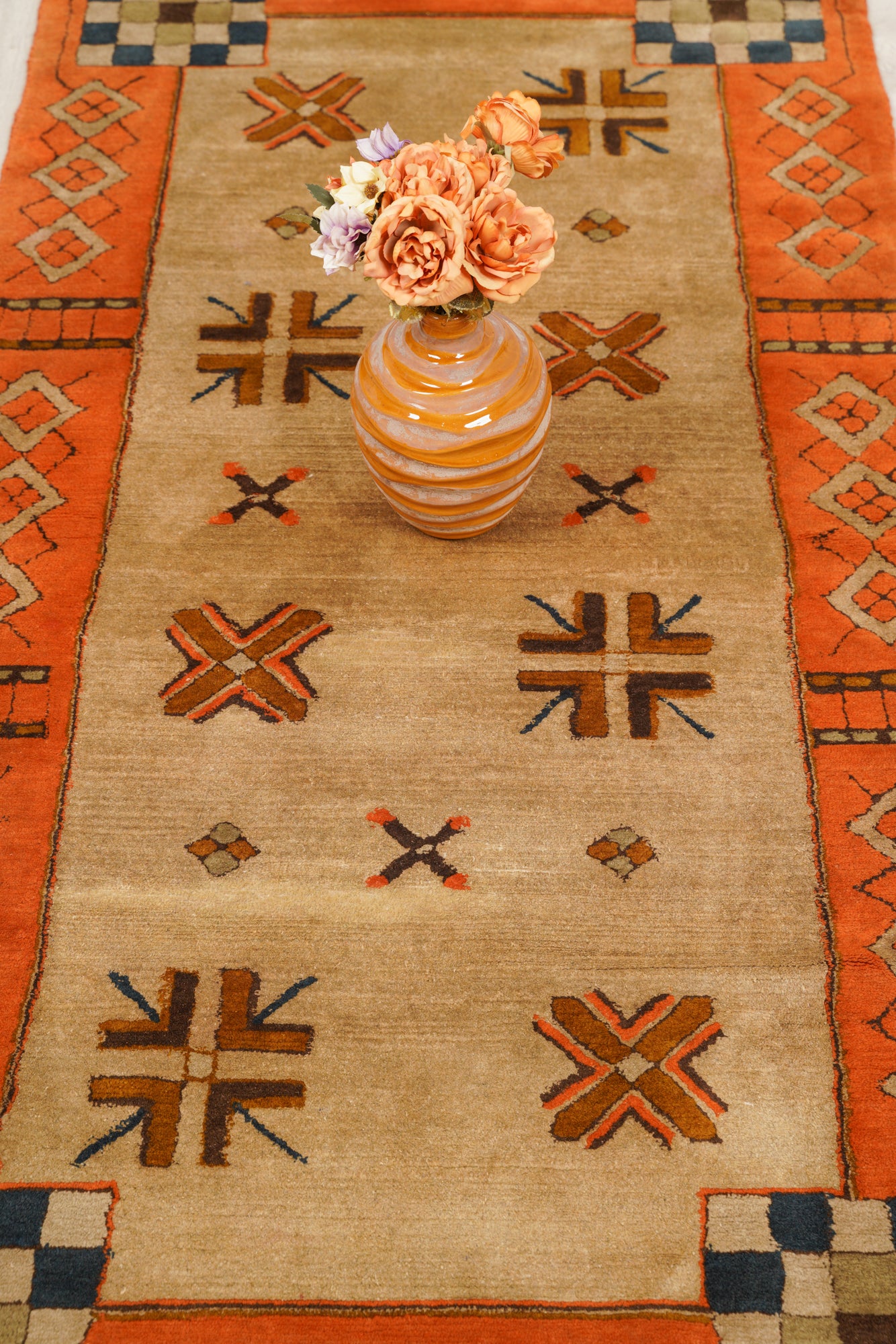 VINTAGE GERMAN HAND-HOOKED RUG 5'7" x 3'